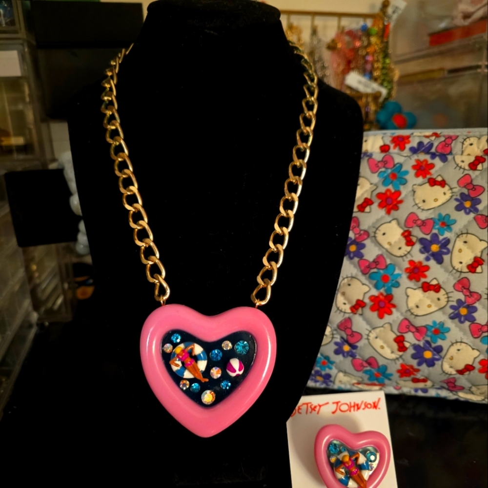 BETSEY JOHNSON BETSEYS POOL PARTY WITH GIRL AND BEACH BALL NECKLACE W/ RING